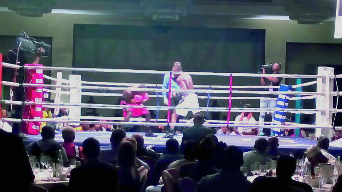 Oluwaseum beats Pappoe to win Super Featherweight title